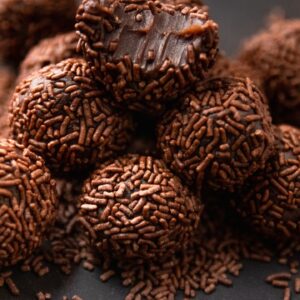 Como Fazer 100 reais por Dia Fazendo Brigadeiro Gourmet